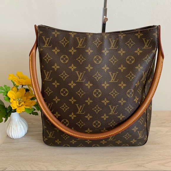 Louis Vuitton Handbags - Authentic Louis Vuitton Looping GM shoulder bag ❤️